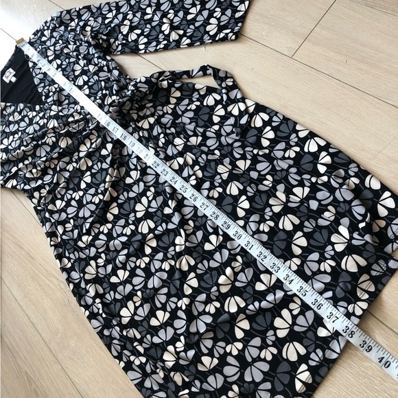 Anne Klein Faux Wrap Floral Print 3/4 Sleeve Dress in Black & White Size S - Picture 7 of 11